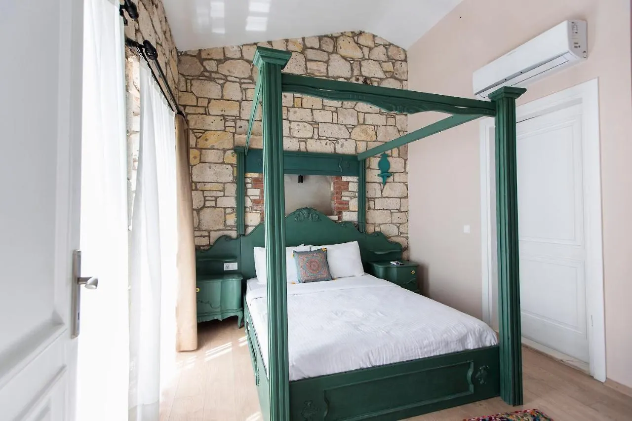 Mastik Koyici Hotel Cesme